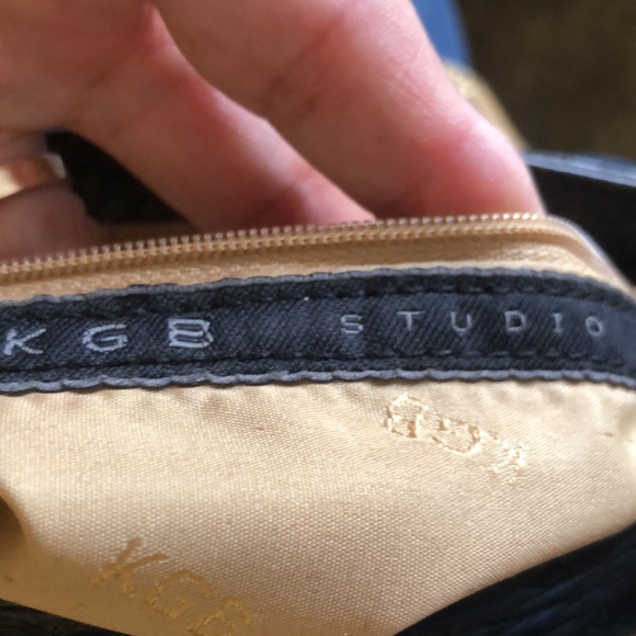 Gold and Black Evening Bag - Picture 7 of 7